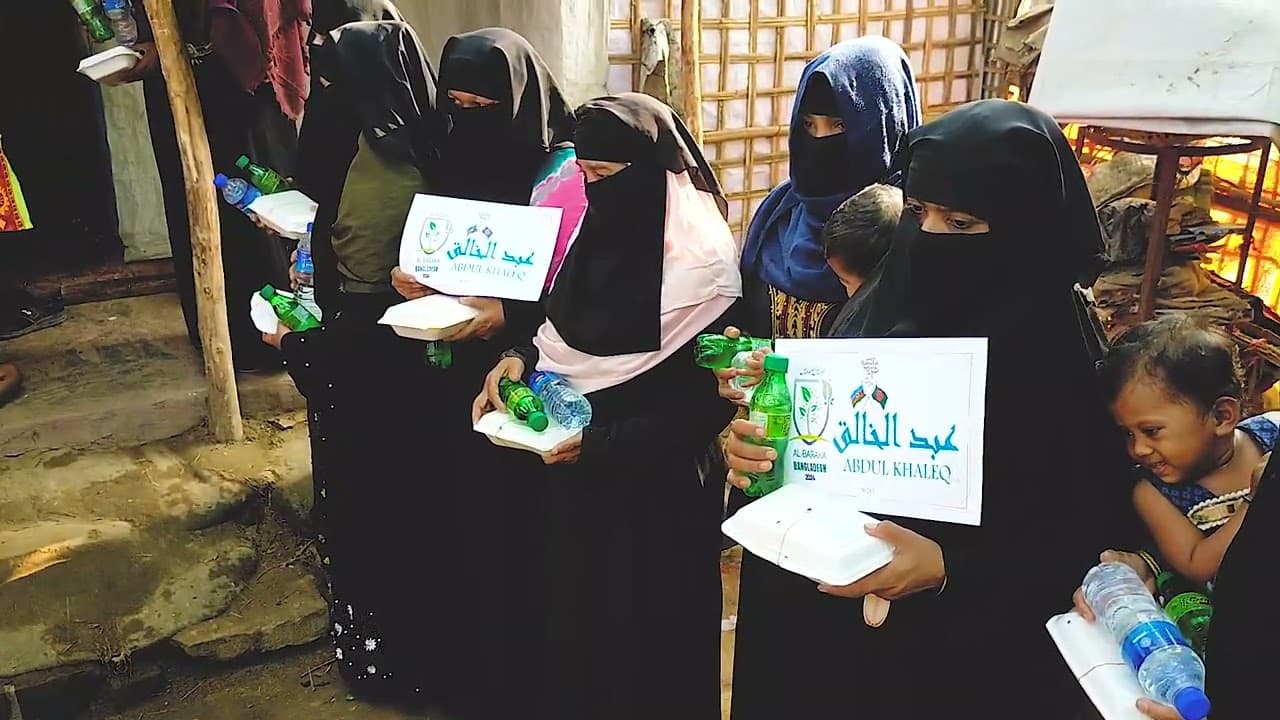 Iftar for displaced Rohingya №263